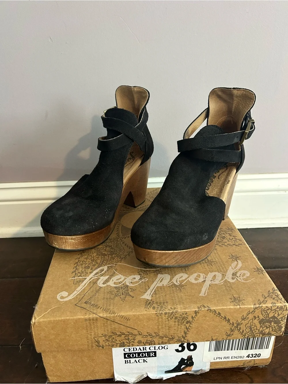 Free People Cedar Black Suede Clog Heels size 36